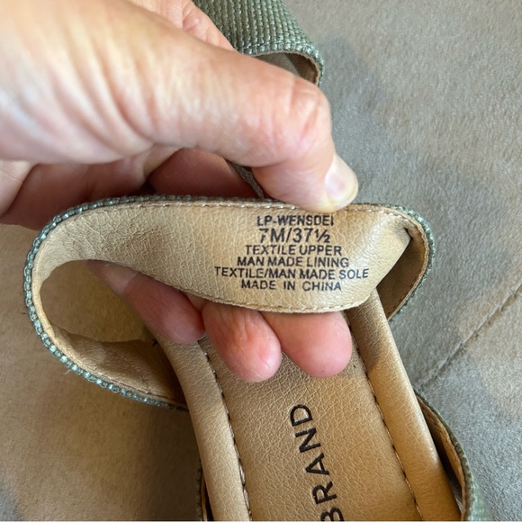 Lucky Brand Women's 7 Green Sandals - Picture 6 of 6